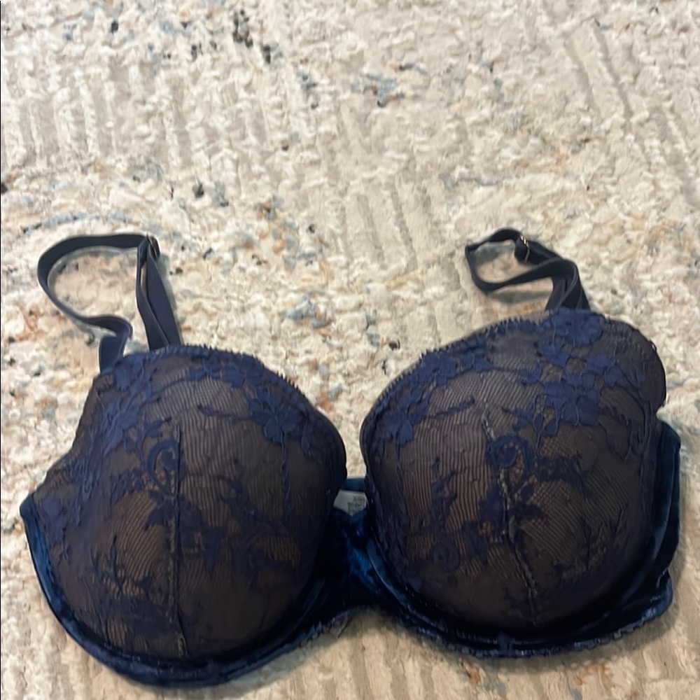 Victoria Secret Dream Angels Elegant Lace Underwire Bra - Navy
